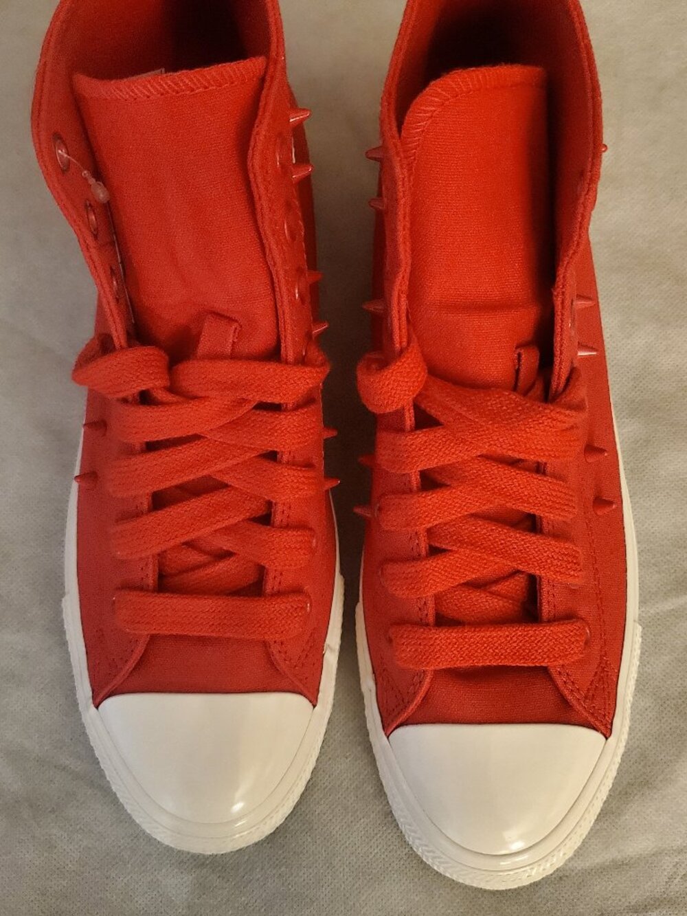 CONVERSE ALL STARS CHUCK TAYLORS  RED WITH STUDS UNISEX MEN'S 8.5 WOMEN'S 10.5